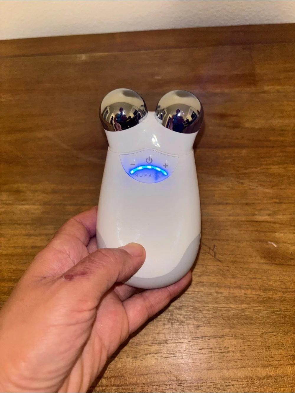 Trinity NuFace Microcurrent Facial Lifting Device no charger
